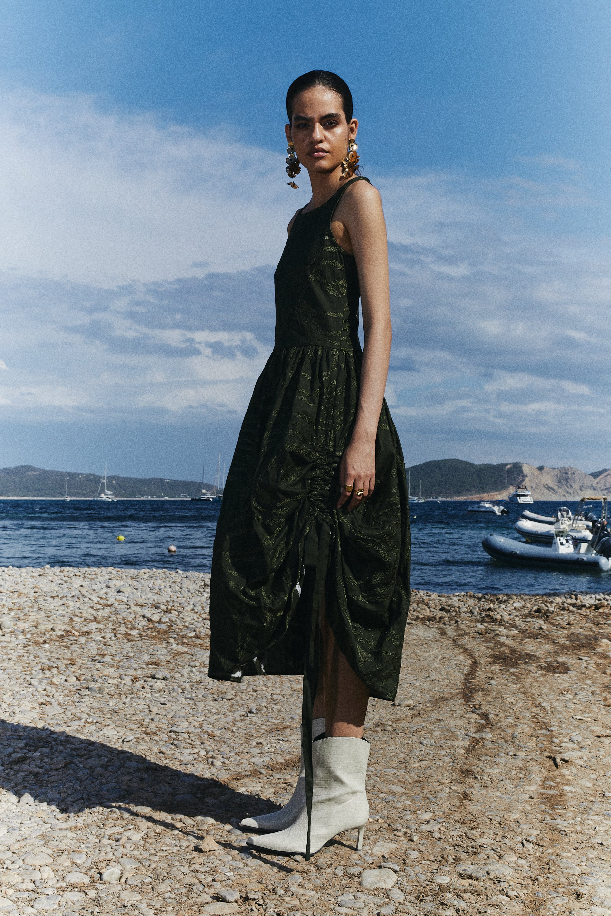 VESTIDO BORDADO